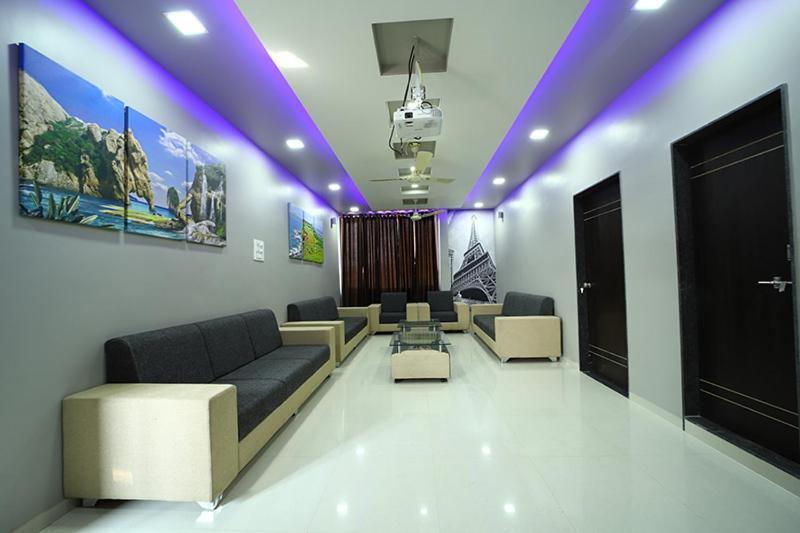 Hotel Sourabh Garden Shirol Kültér fotó